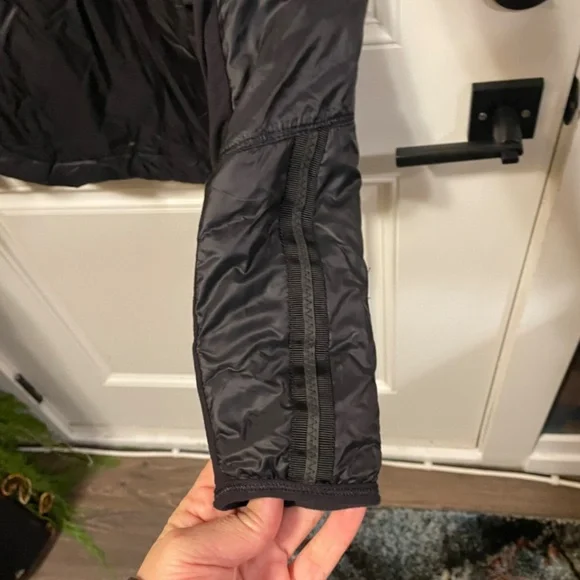 LULULEMON DOWN FOR A RUN PULLOVER - Picture 8 of 9